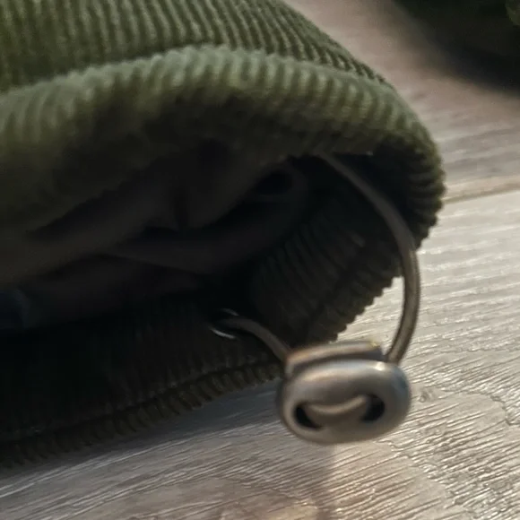 Levi's Women’s Olive Green Corduroy Puffer Quilted Jacket-Insulated -Full Zip-XL - Picture 5 of 8